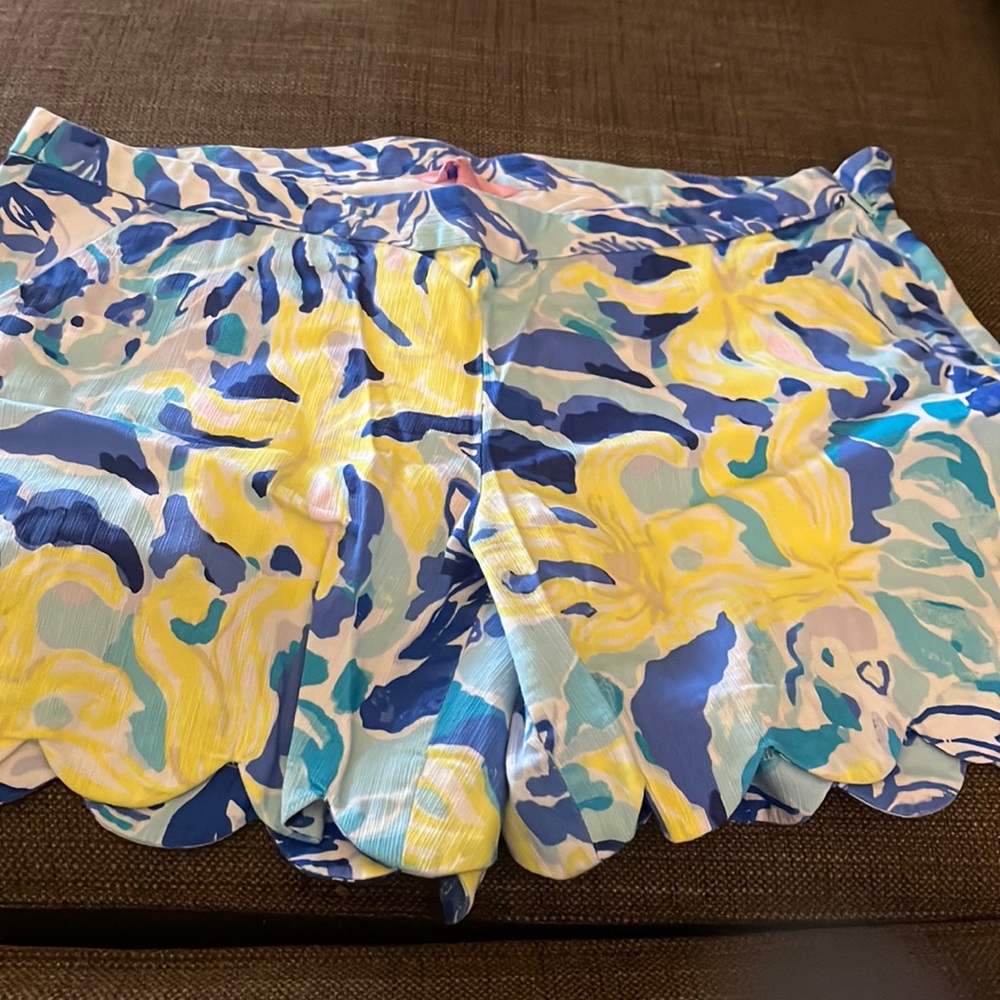Lilly Pulitzer Blue and Yellow Patterned Women Shorts